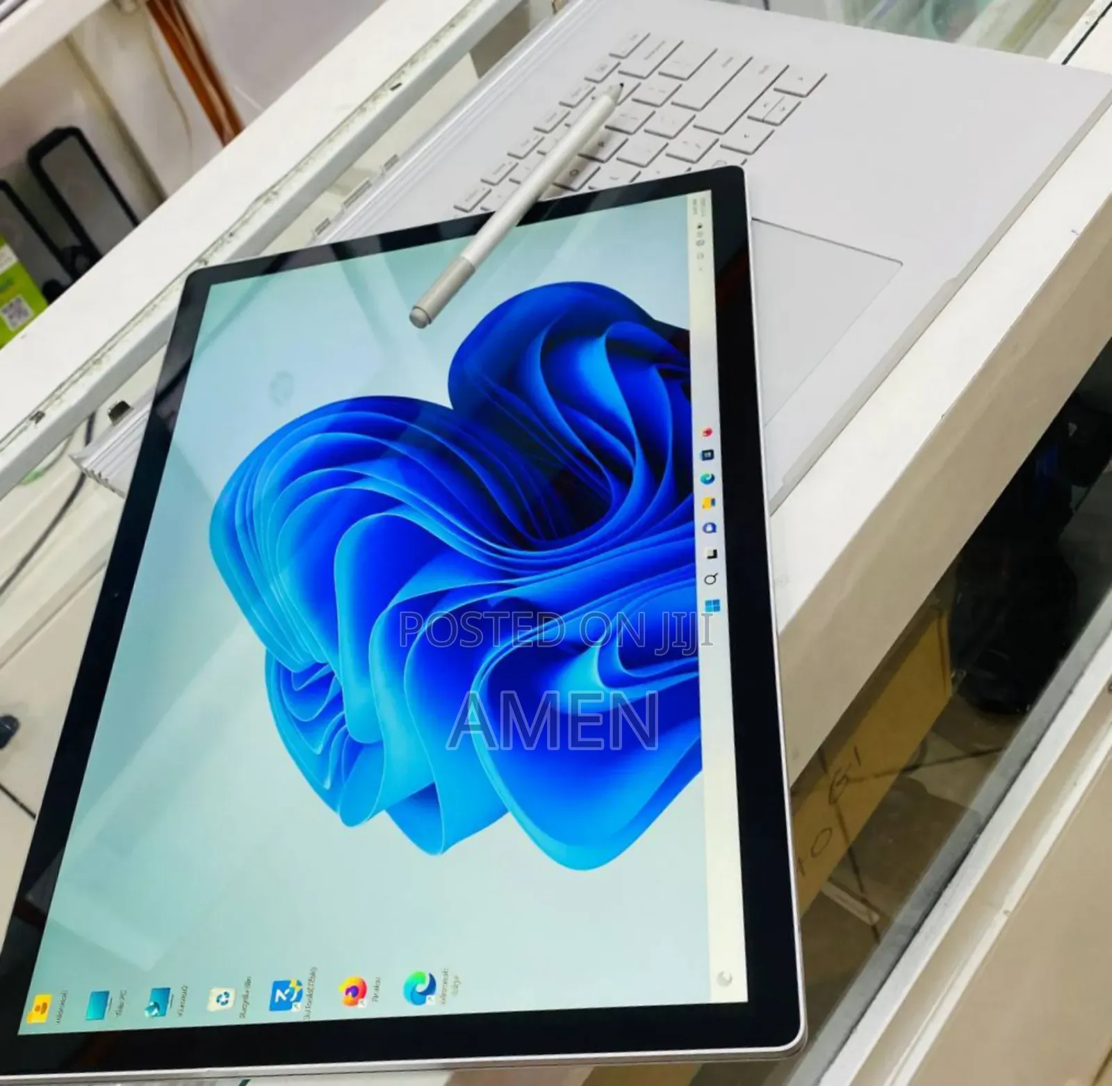 New Laptop Microsoft Surface Book 2 16GB Intel Core I7 SSD 256GB