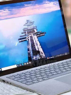 New Laptop Microsoft Surface 8GB Intel Core I5 SSD 512GB