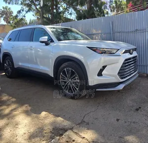 New Toyota Grand Highlander Hybrid 2026 White