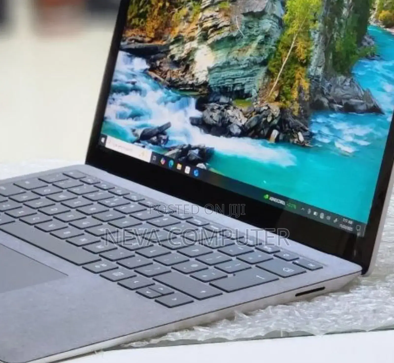 New Laptop Microsoft Surface 16GB Intel Core I7 SSD 512GB