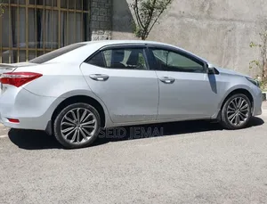 Toyota Corolla 2016 Silver