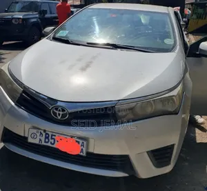 Photo - Toyota Corolla 2016 Silver