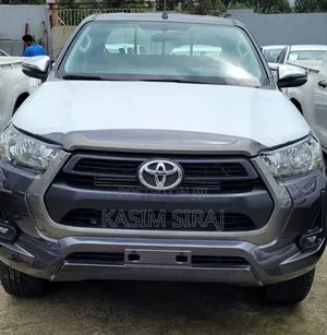 New Toyota Hilux 2023 White