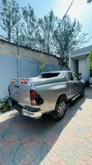 Toyota Hilux 2017 Silver