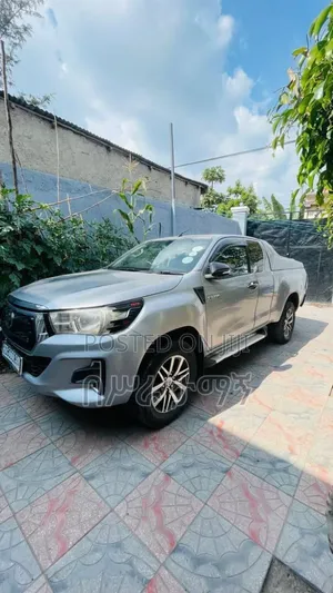 Toyota Hilux 2017 Silver