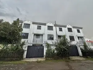 4bdrm Townhouse / Terrace in Bole for rent