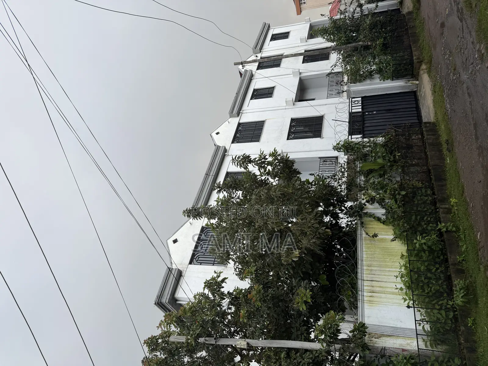 4bdrm Townhouse / Terrace in Bole for rent