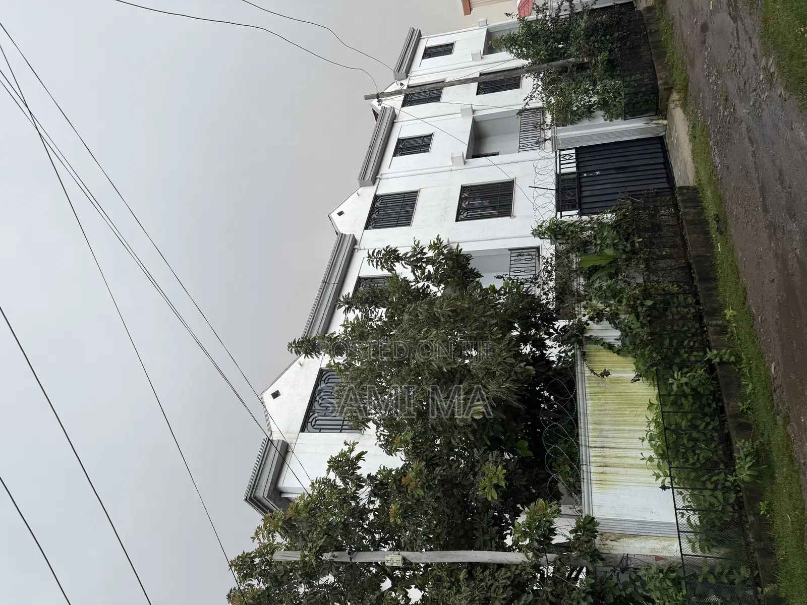 4bdrm Townhouse / Terrace in Bole for rent