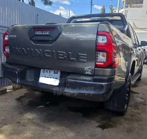 Toyota Hilux 2021 Green