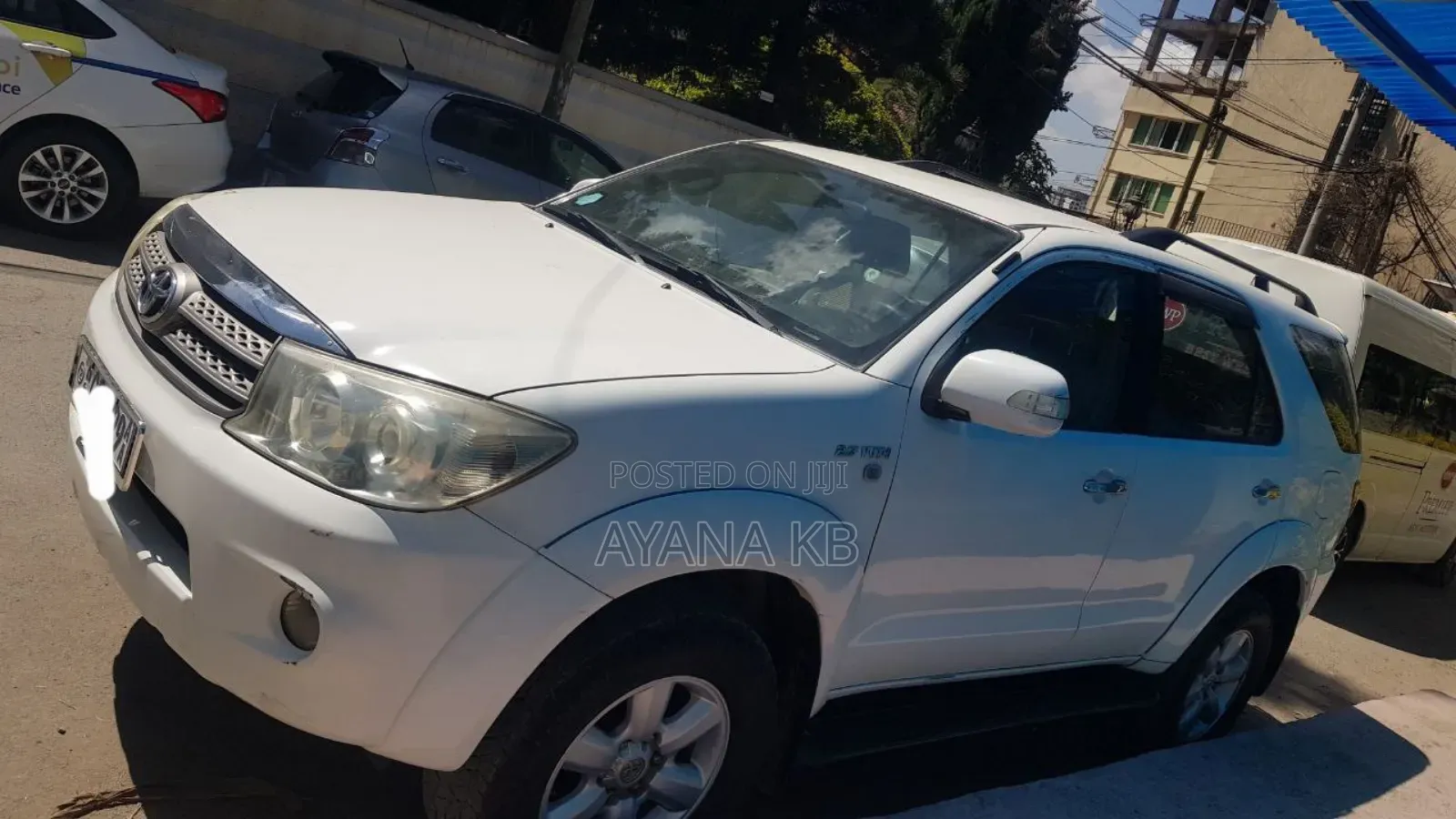 Toyota Fortuner 2.7 RWD 2012 White