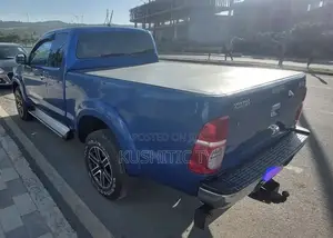 Toyota Hilux 2015 Blue