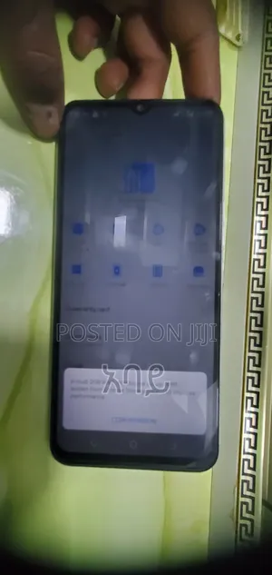 Tecno Spark 8C 64 GB Silver