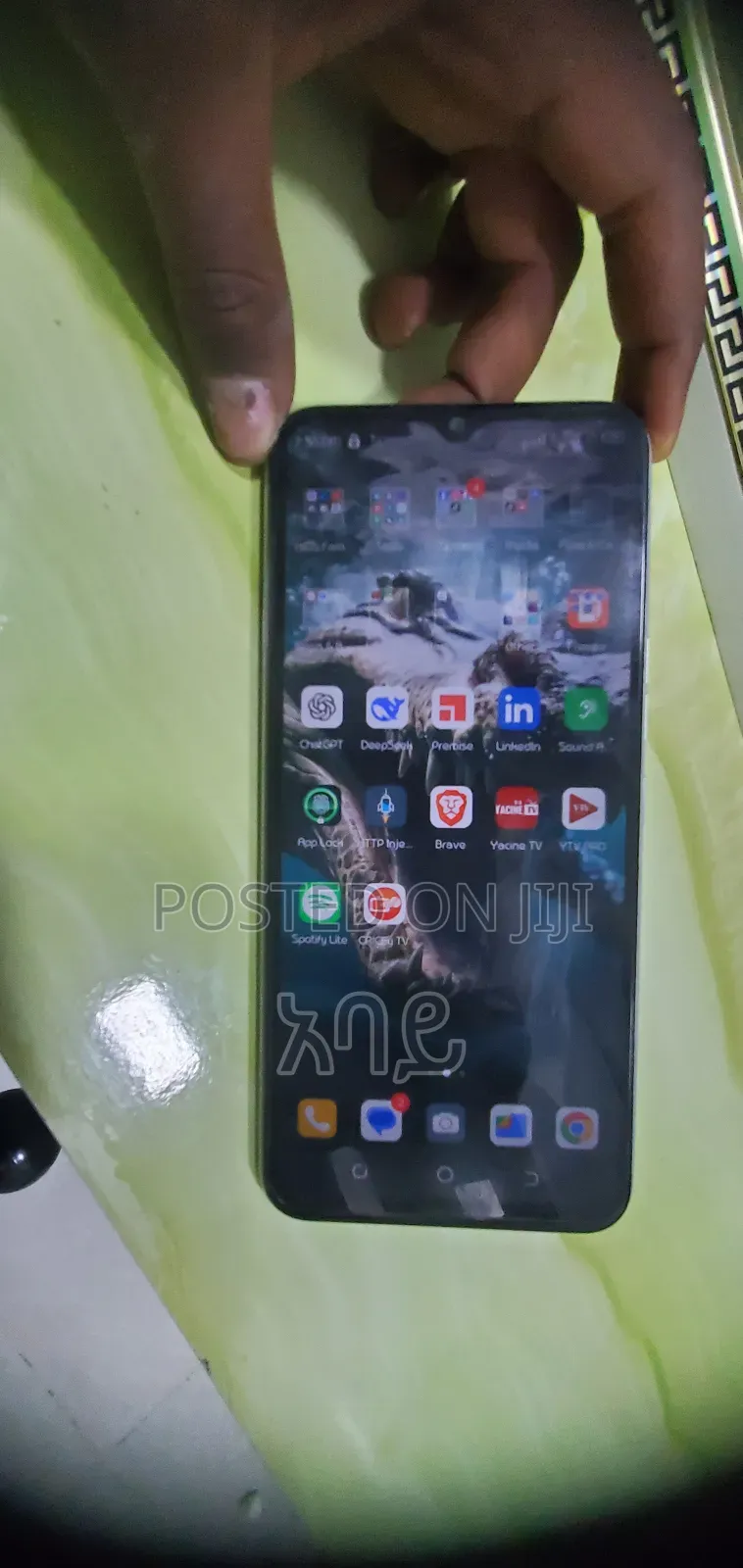 Tecno Spark 8C 64 GB Silver