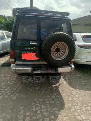 Toyota Land Cruiser 90 2000 Blue