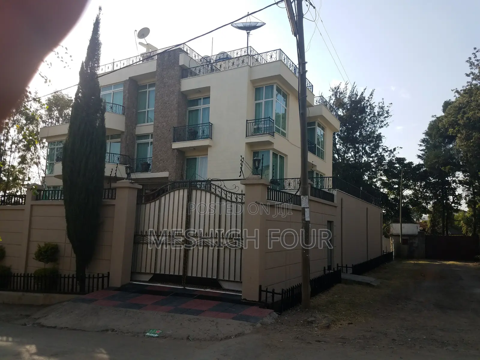6bdrm House in Private, Nifas Silk-Lafto for rent