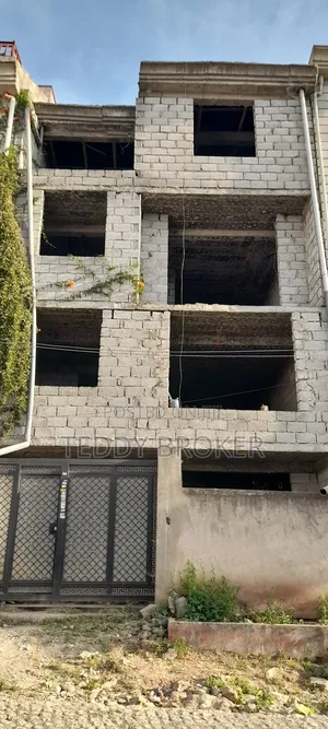 7bdrm House in Semit, Yeka for sale