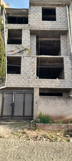 7bdrm House in Semit, Yeka for sale