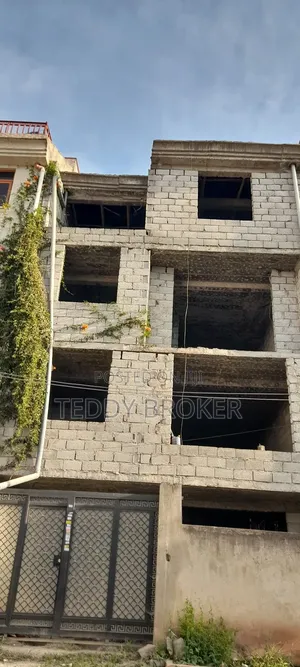 7bdrm House in Semit, Yeka for sale