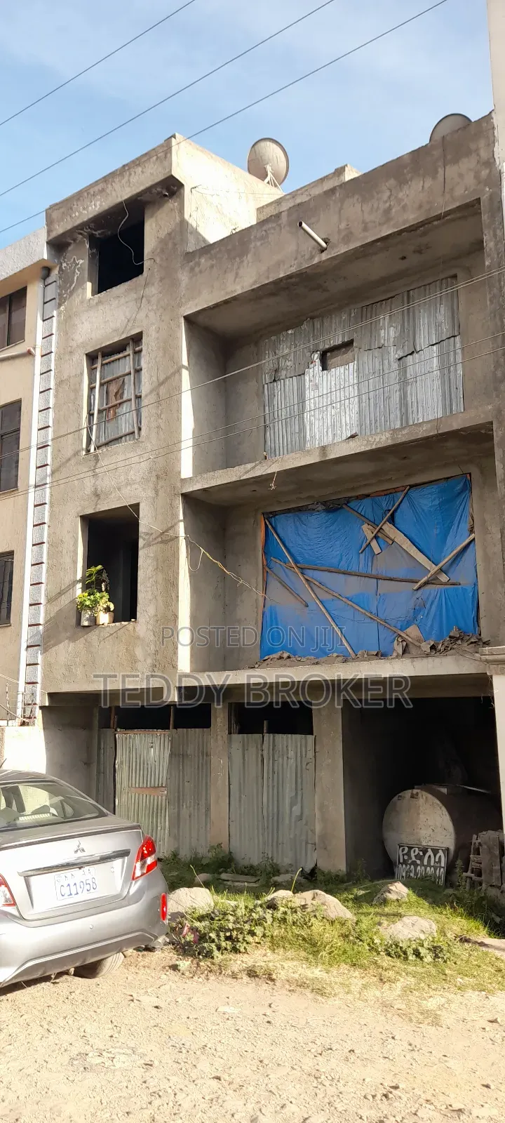 6bdrm House in Semit, Yeka for sale