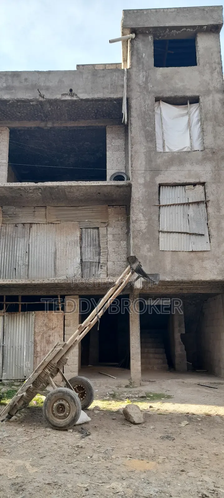 6bdrm House in Semit, Yeka for sale