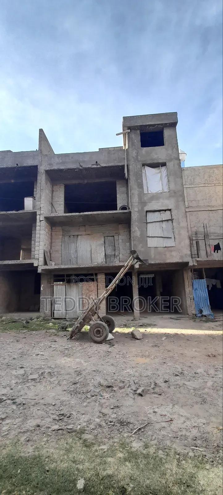 6bdrm House in Semit, Yeka for sale