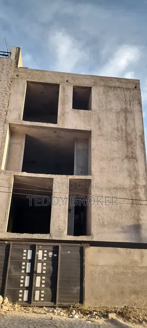 8bdrm House in Semit, Yeka for sale