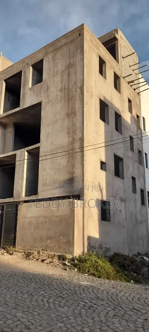 8bdrm House in Semit, Yeka for sale