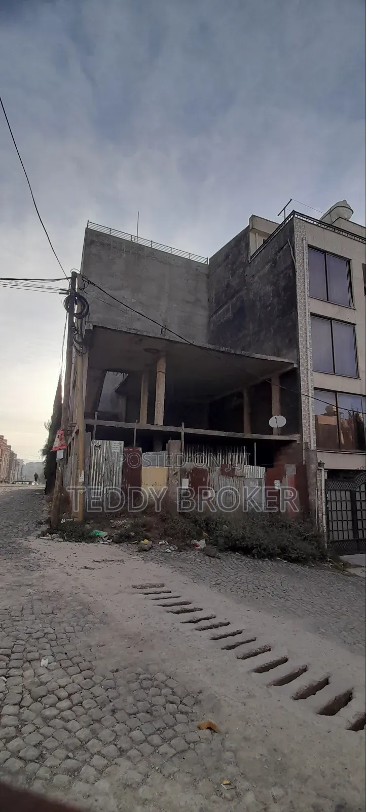 6bdrm House in Semit, Yeka for sale