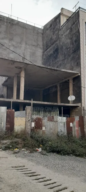 6bdrm House in Semit, Yeka for sale