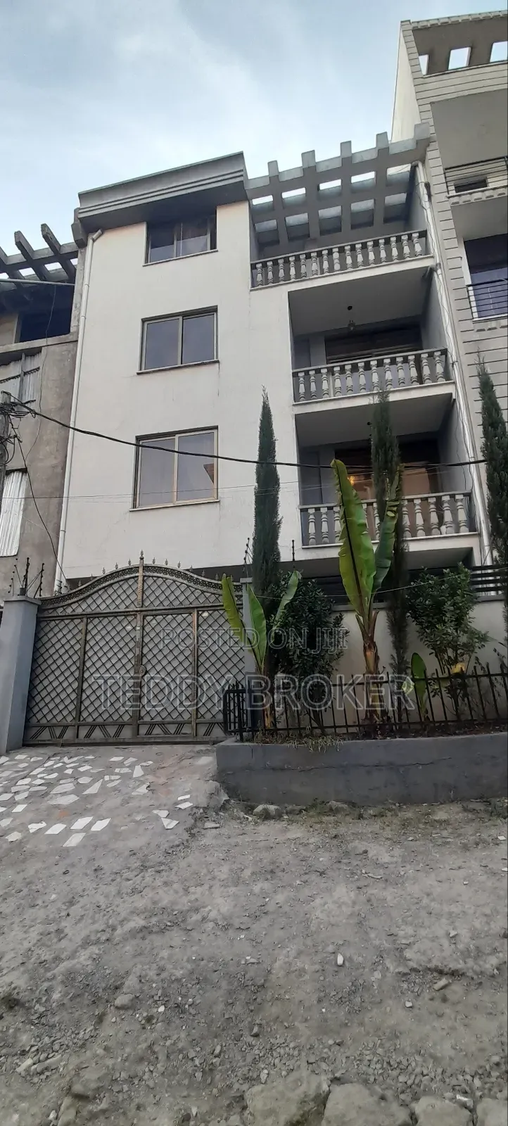 6bdrm House in Semit, Yeka for sale