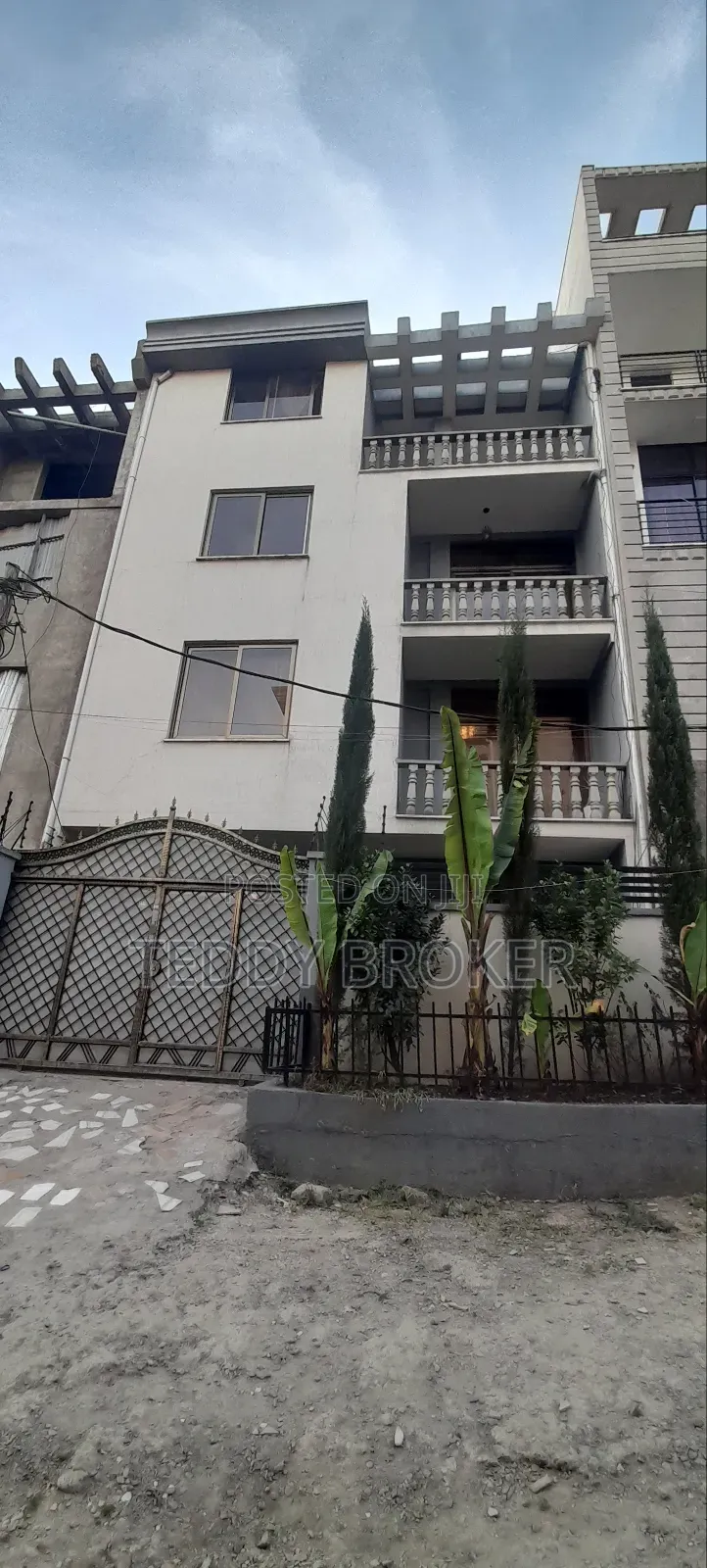 6bdrm House in Semit, Yeka for sale