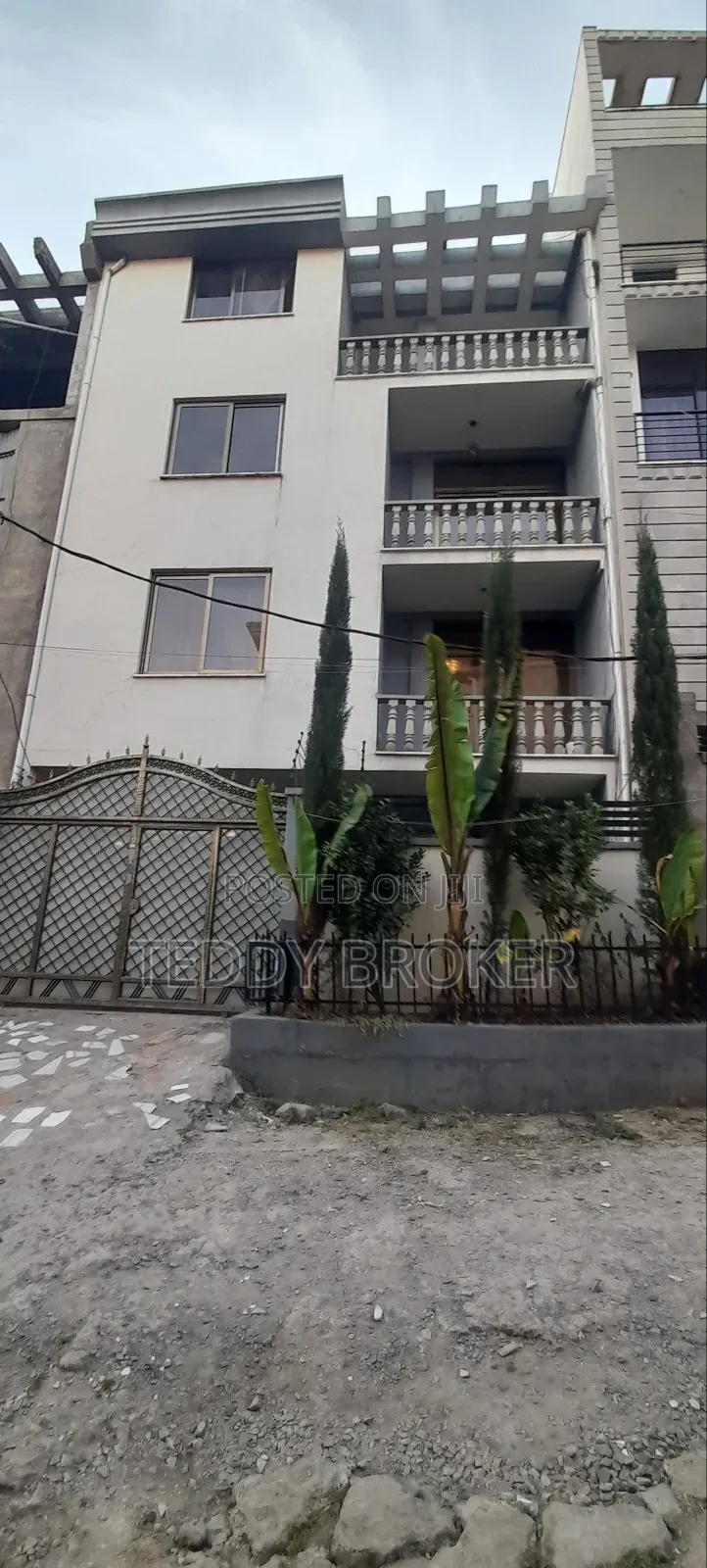6bdrm House in Semit, Yeka for sale