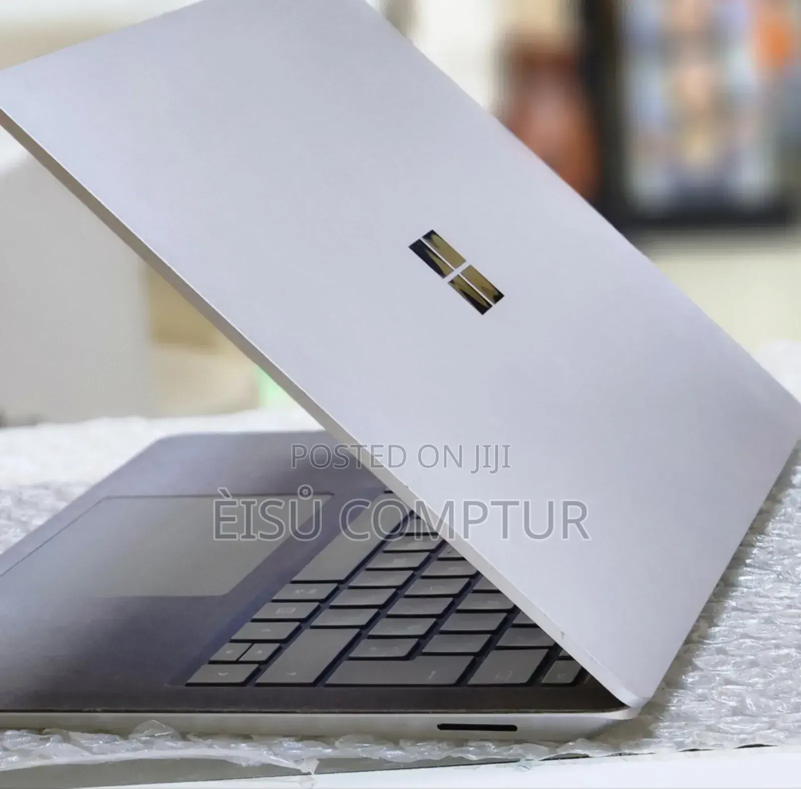 New Laptop Microsoft Surface 8GB Intel Core I5 SSD 512GB