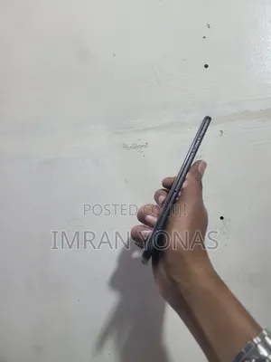 Photo - Samsung Galaxy J8 32 GB Black