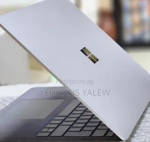 New Laptop Microsoft Surface 8GB Intel Core I5 SSD 512GB