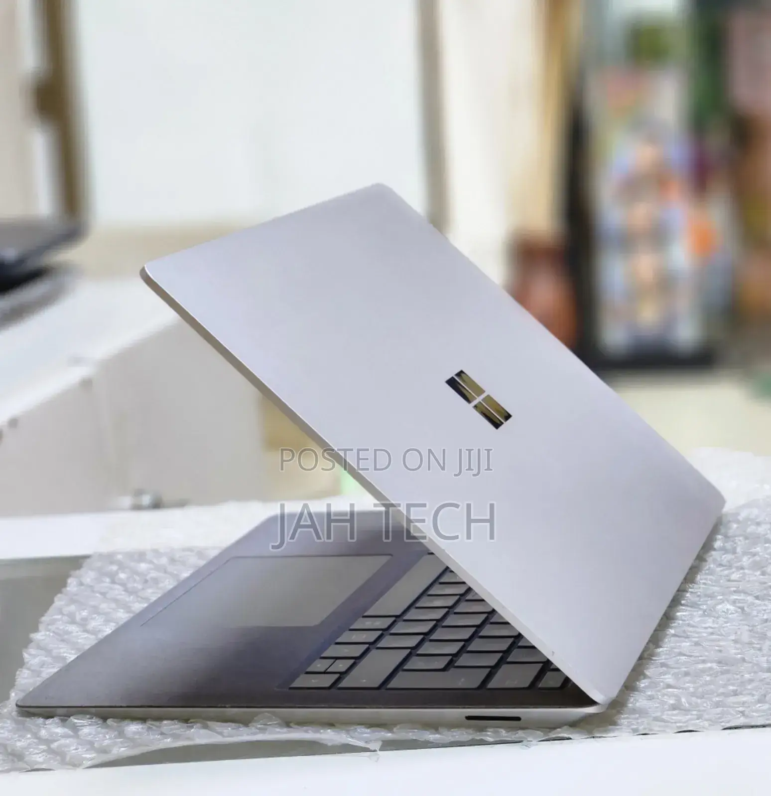 New Laptop Microsoft Surface 8GB Intel Core I5 SSD 512GB