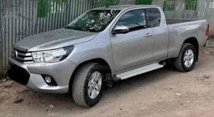Toyota Hilux 2019 Silver