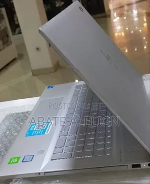 New Laptop HP Envy 17 16GB Intel Core I7 SSD 512GB