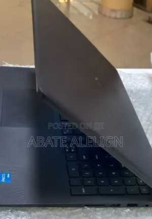 New Laptop Dell Vostro 3520 16GB Intel Core I5 SSD 512GB