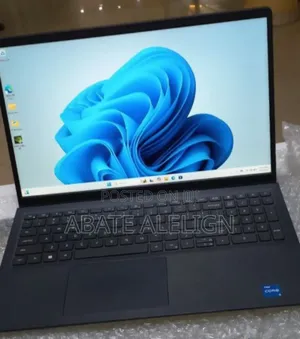 New Laptop Dell Vostro 3520 16GB Intel Core I5 SSD 512GB