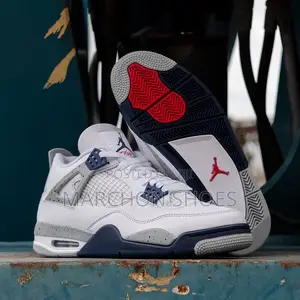 Photo - Nike Air Jordan 4 Retro “Midnight Navy”