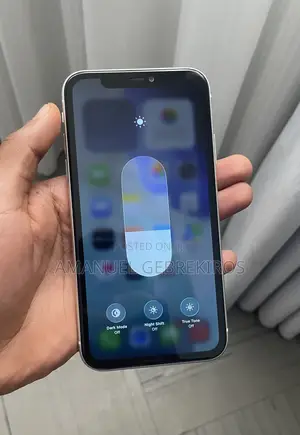 New Apple iPhone 11 128 GB White