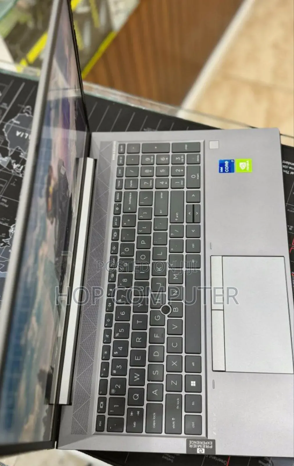 New Laptop HP ZBook Firefly G8 16GB Intel Core I7 SSD 512GB