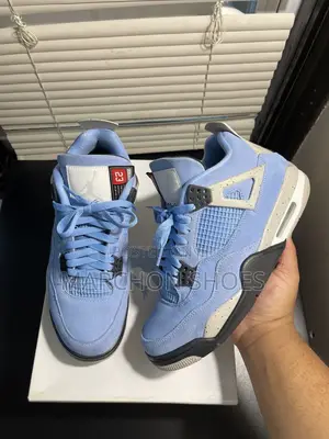 Nike Air Jordan 4 Retro “University Blue”
