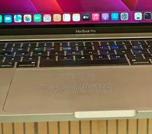 New Laptop Apple MacBook Pro 2019 16GB Intel Core I7 SSD 512GB
