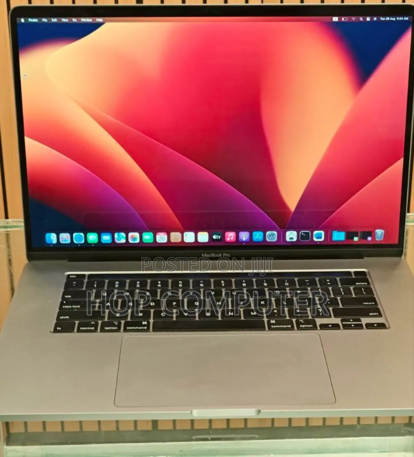 New Laptop Apple MacBook Pro 2019 16GB Intel Core I7 SSD 512GB