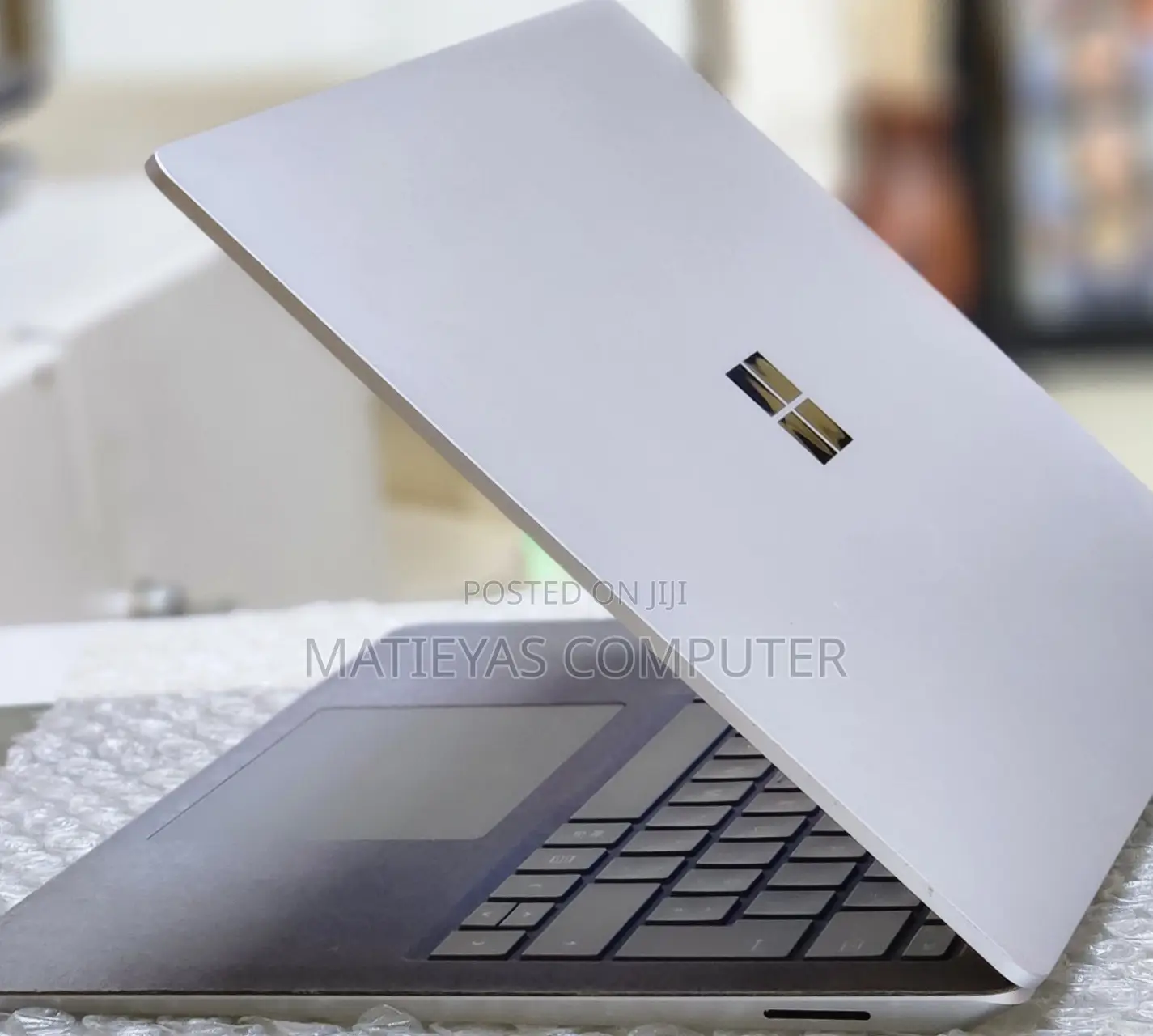 New Laptop Microsoft Surface 8GB Intel Core I5 SSD 512GB