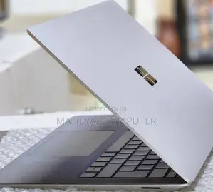 New Laptop Microsoft Surface 8GB Intel Core I5 SSD 512GB