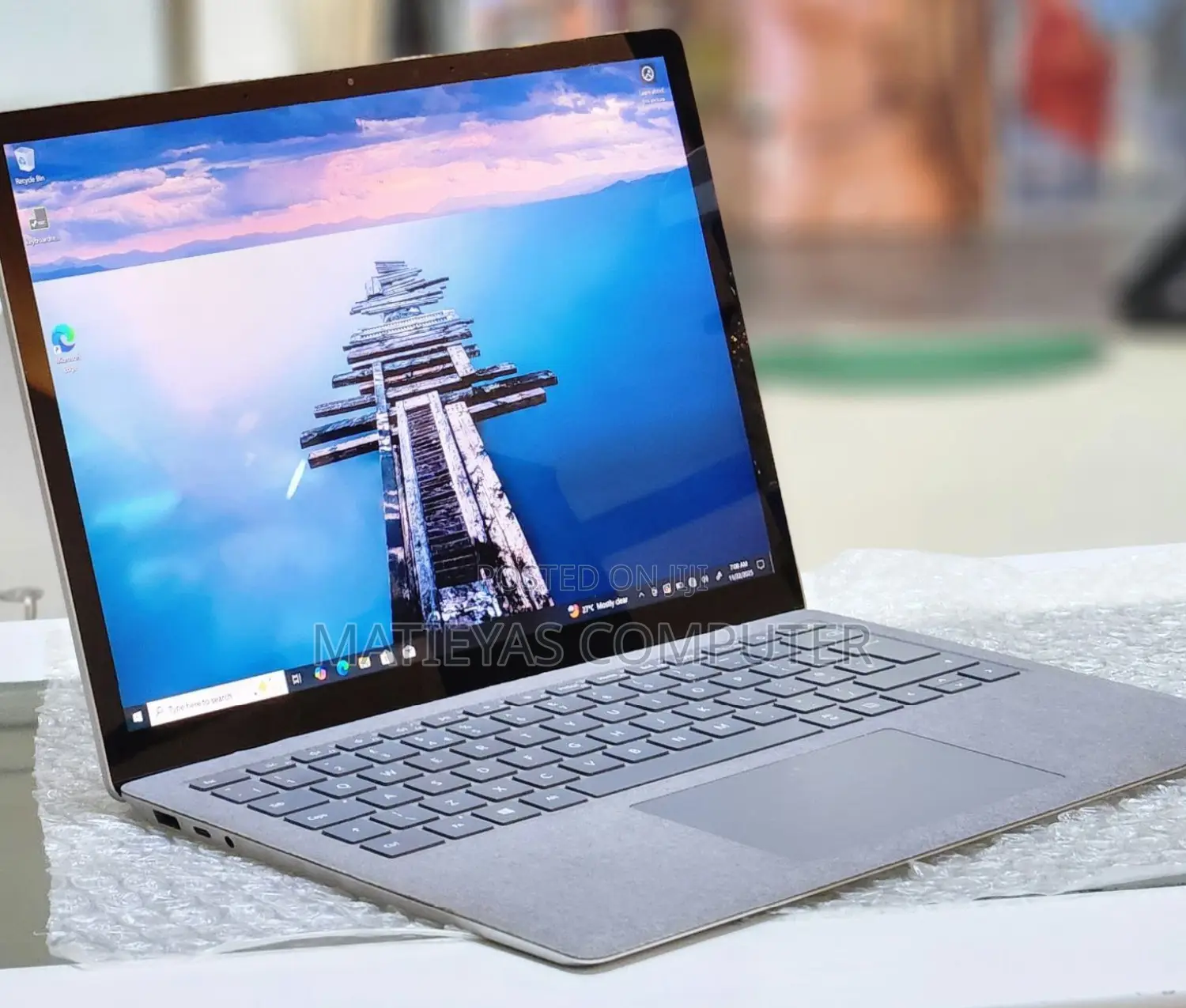 New Laptop Microsoft Surface 8GB Intel Core I5 SSD 512GB