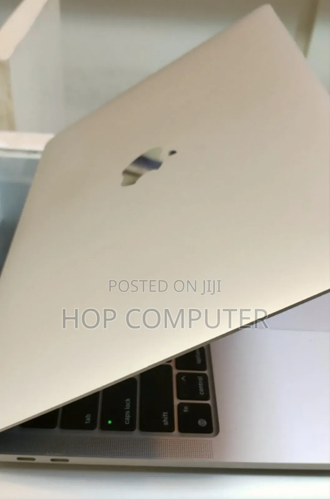 New Laptop Apple MacBook Pro 2020 M1 16GB Apple M1 SSD 512GB